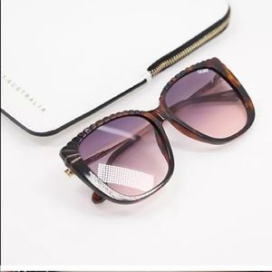Quay “Ever After”” Etched Sunnies! *rare*